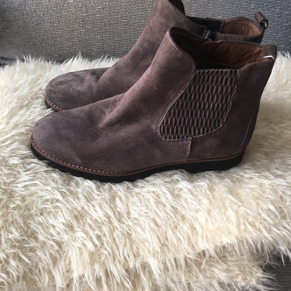 - Earthie Madrid Chelsea Boot - Picture 5 of 10